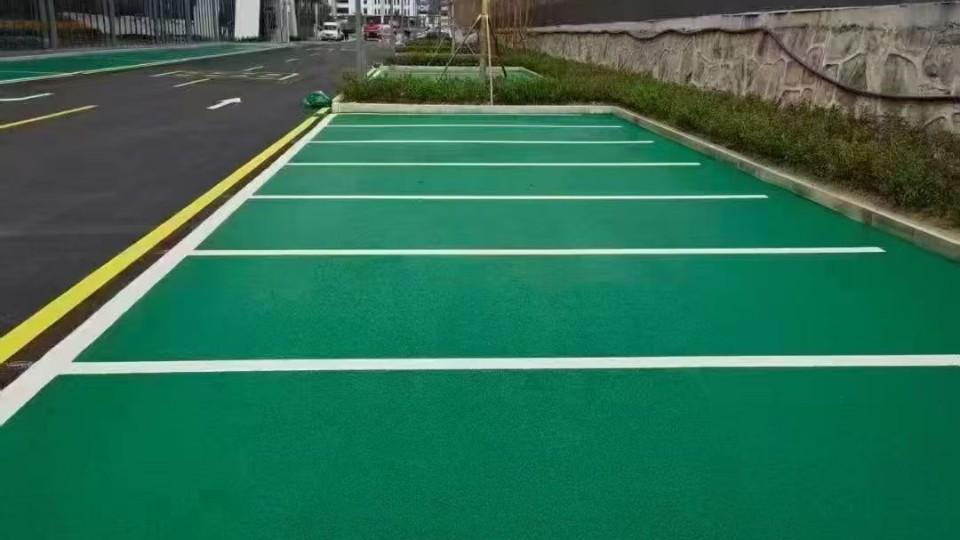 停車場/道路改色首選！富萊德丙烯酸漆：5年長效抗污防裂